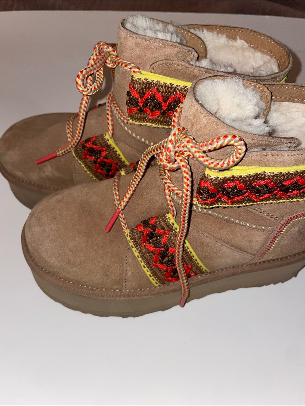 UGG Tan Suede Platform Ankle Boots  Red Embroidered Trim good condition size 7 - Picture 3 of 6